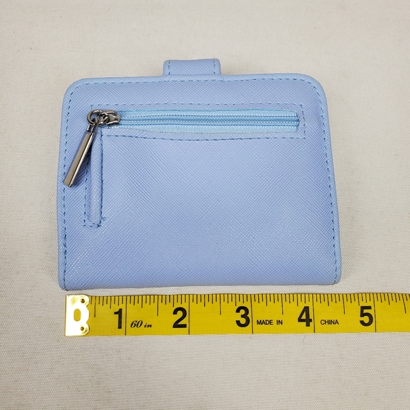 Women's Small Lt Blue Vegan Leather Bifold Snap Wallet ID Cards Coins Cash Bills - Picture 7 of 7